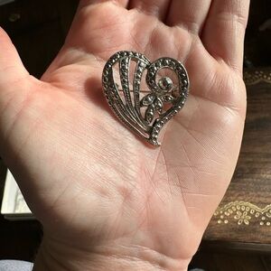 vintage silver-tone marcasite heart-shaped brooch